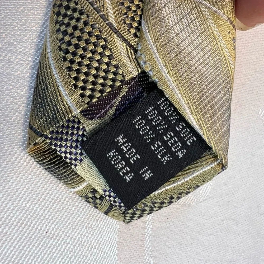 Vintage Roberto Villini Couture Silk Tie Champagne Gold Classic Office Formal